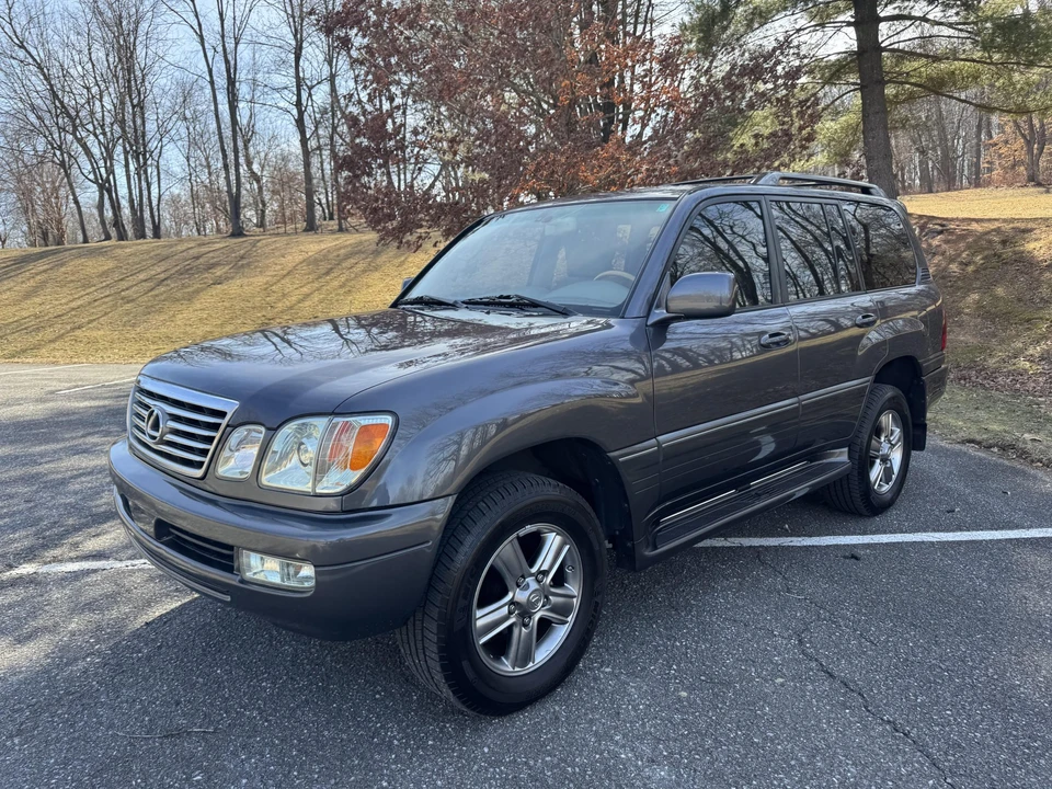 2006 Lexus LX 2nd Gen - Image 3 of 31