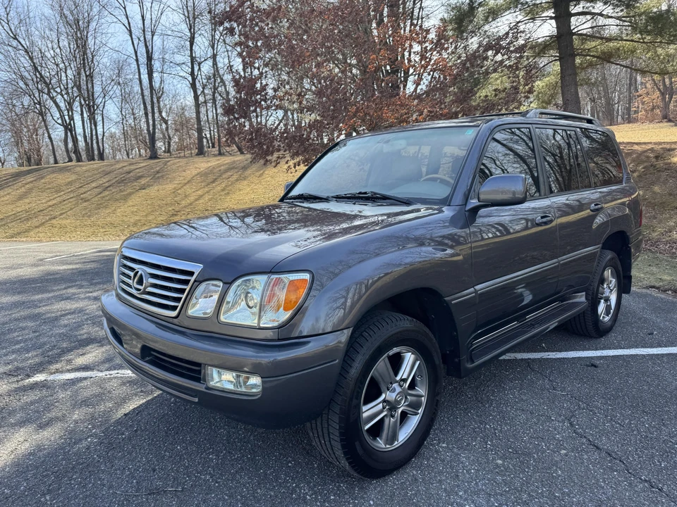 2006 Lexus LX 2nd Gen - Image 4 of 31