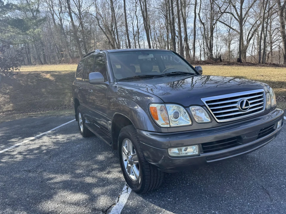 2006 Lexus LX 2nd Gen - Image 10 of 31
