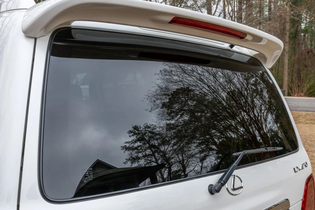 2006 Lexus LX 2nd Gen - Image 18 of 31