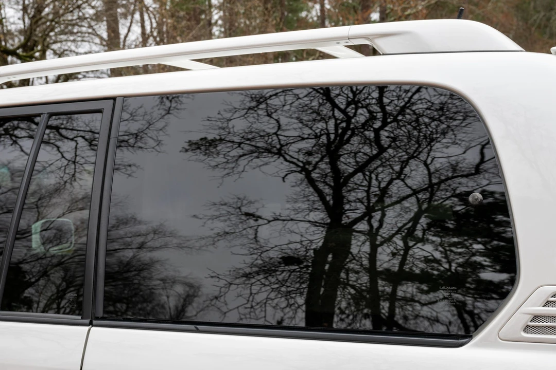 2006 Lexus LX 2nd Gen - Image 24 of 31