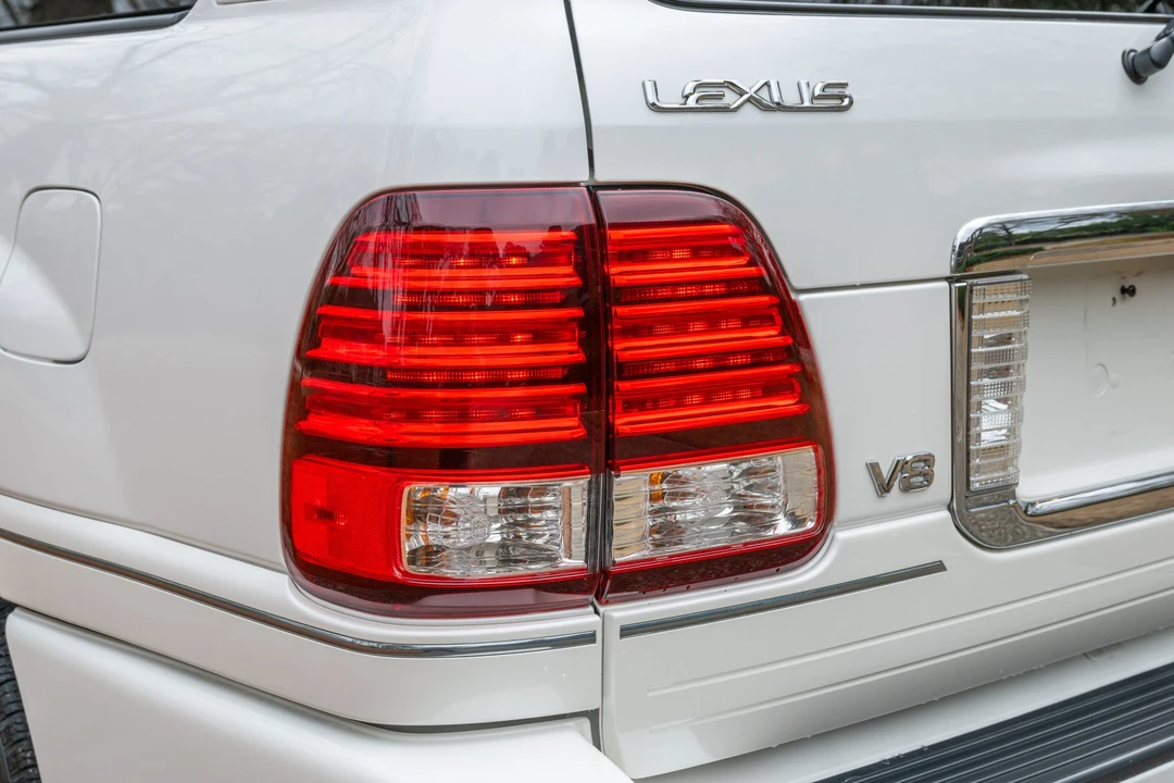 2006 Lexus LX 2nd Gen - Image 14 of 31