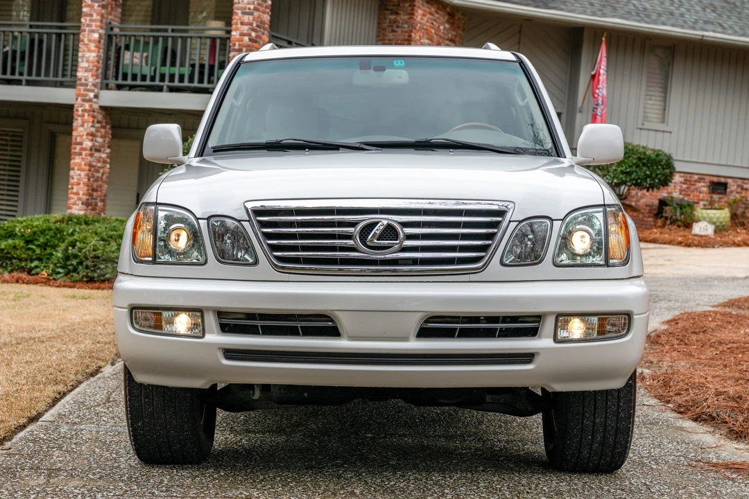 2006 Lexus LX 2nd Gen - Image 11 of 31