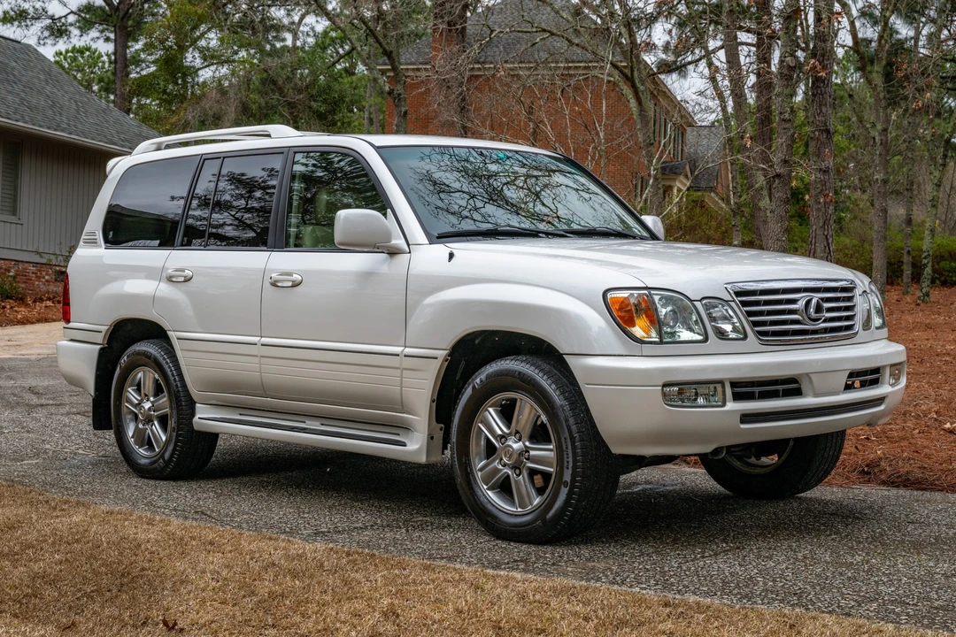 2006 Lexus LX 2nd Gen - Image 10 of 31