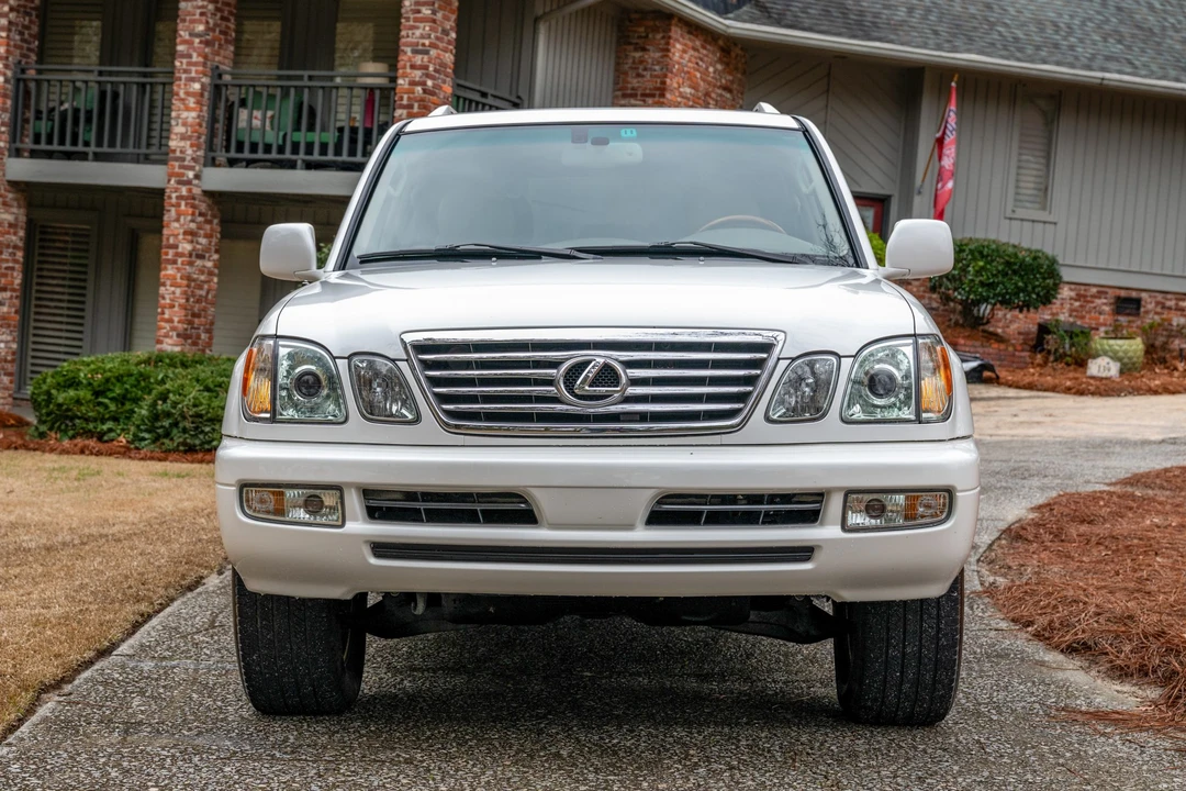 2006 Lexus LX 2nd Gen - Image 2 of 31