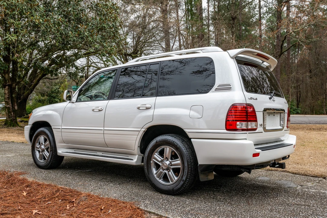 2006 Lexus LX 2nd Gen - Image 5 of 31