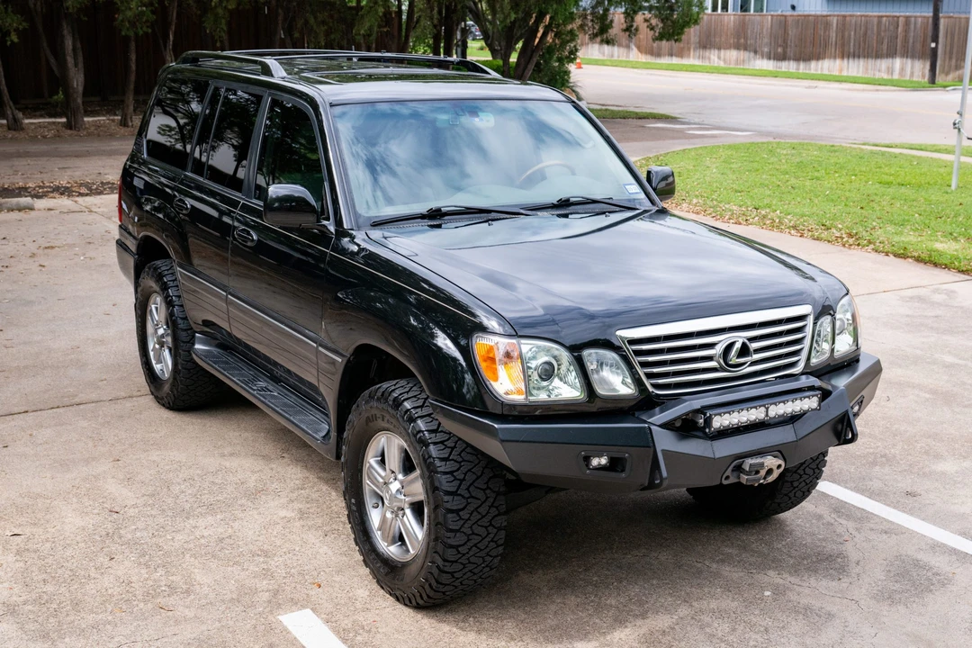 2006 Lexus LX 2nd Gen - Image 10 of 31
