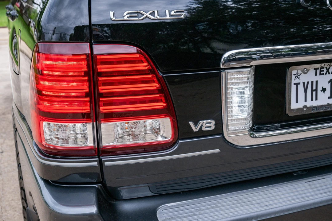 2006 Lexus LX 2nd Gen - Image 15 of 31