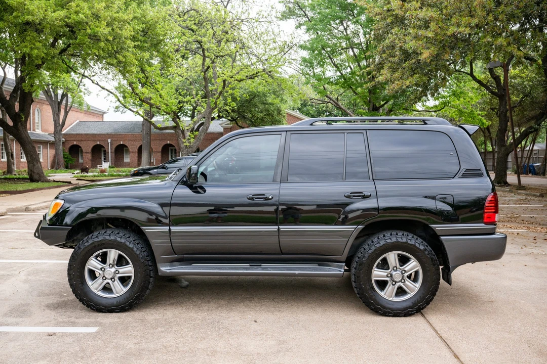2006 Lexus LX 2nd Gen - Image 8 of 31