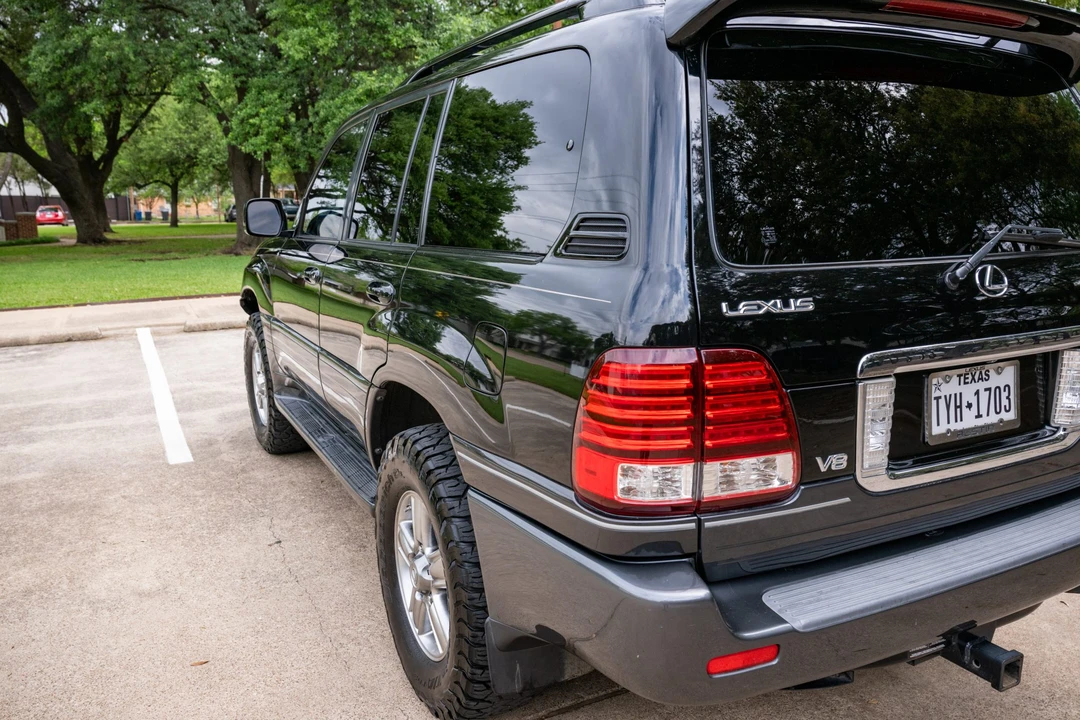 2006 Lexus LX 2nd Gen - Image 19 of 31