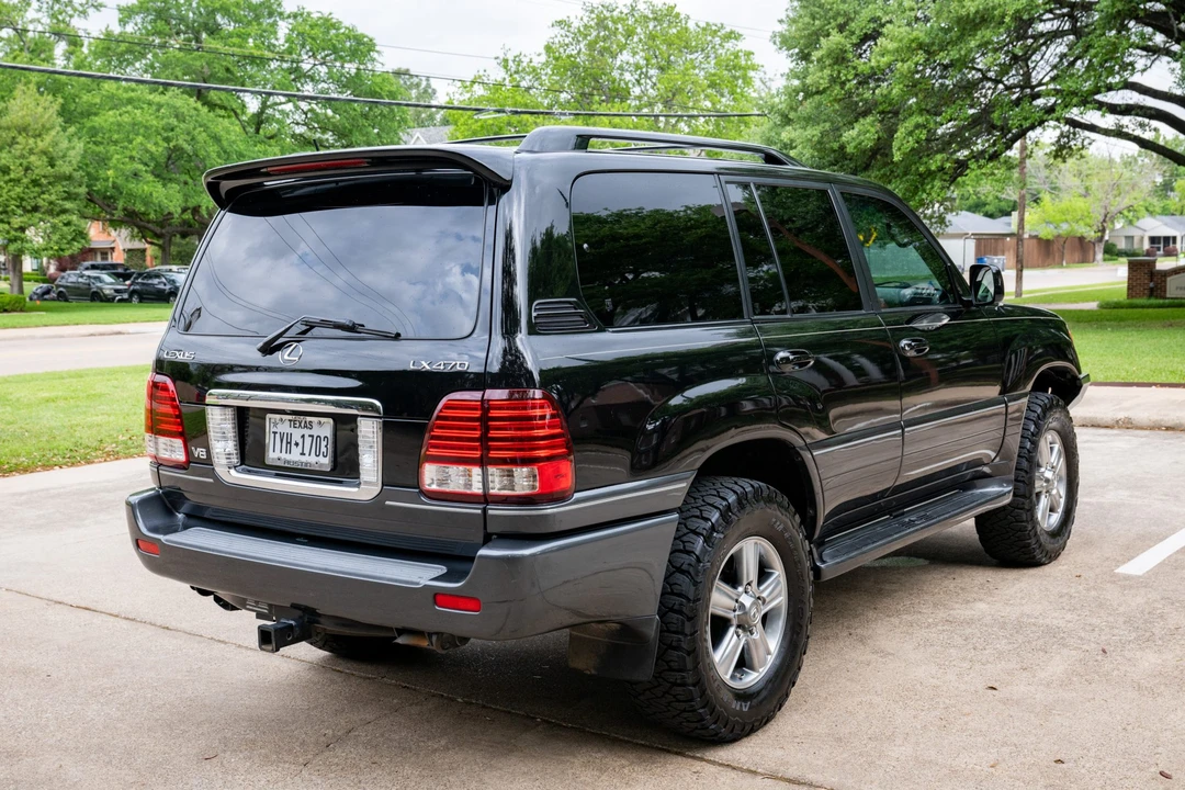 2006 Lexus LX 2nd Gen - Image 5 of 31
