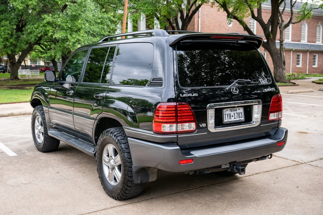 2006 Lexus LX 2nd Gen - Image 7 of 31