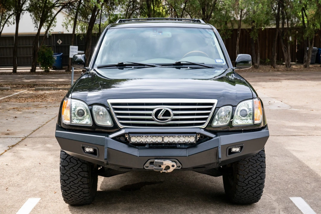 2006 Lexus LX 2nd Gen - Image 2 of 31