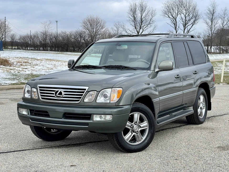 2006 Lexus LX 2nd Gen - Image 3 of 31