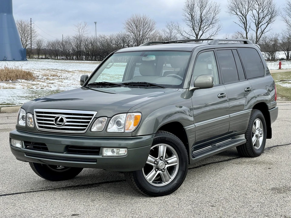 2006 Lexus LX 2nd Gen - Image 2 of 31