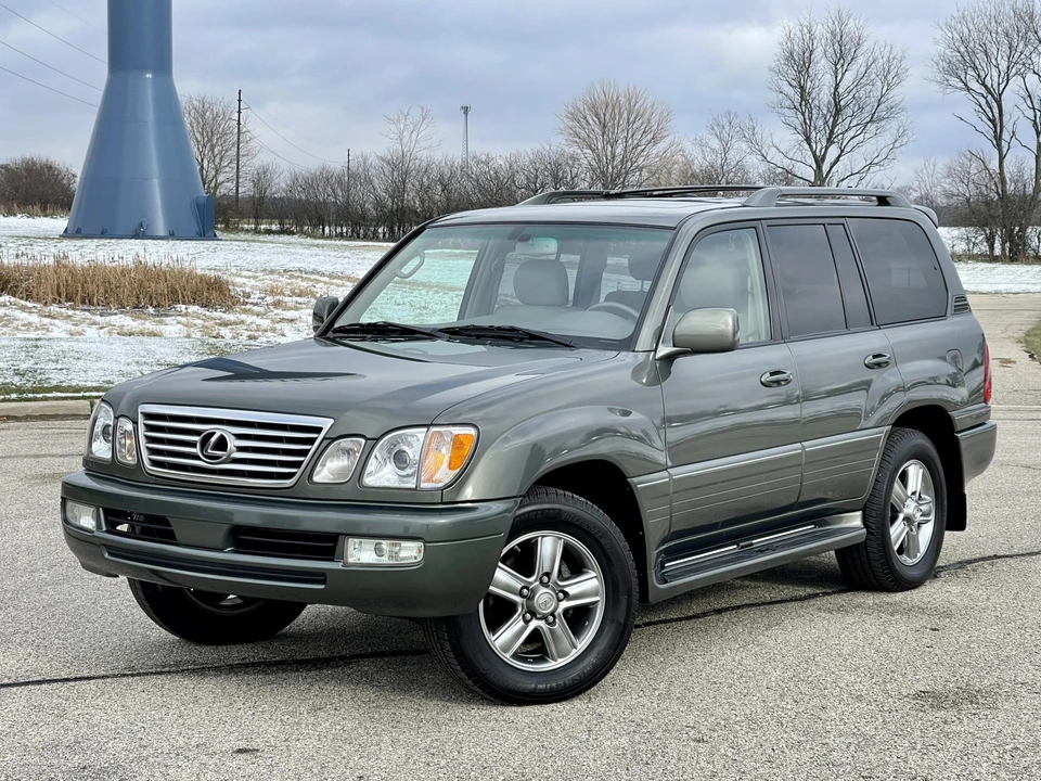 2006 Lexus LX 2nd Gen - Image 5 of 31