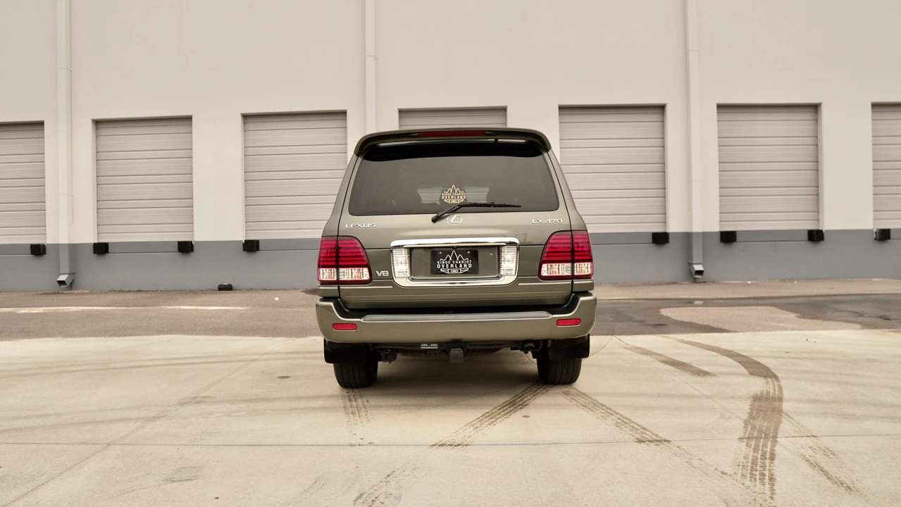 2006 Lexus LX 2nd Gen - Image 12 of 31