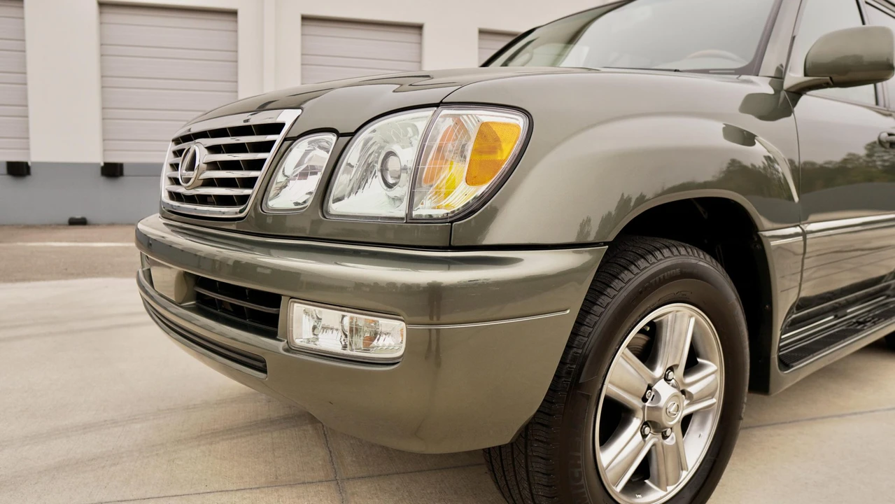 2006 Lexus LX 2nd Gen - Image 31 of 31