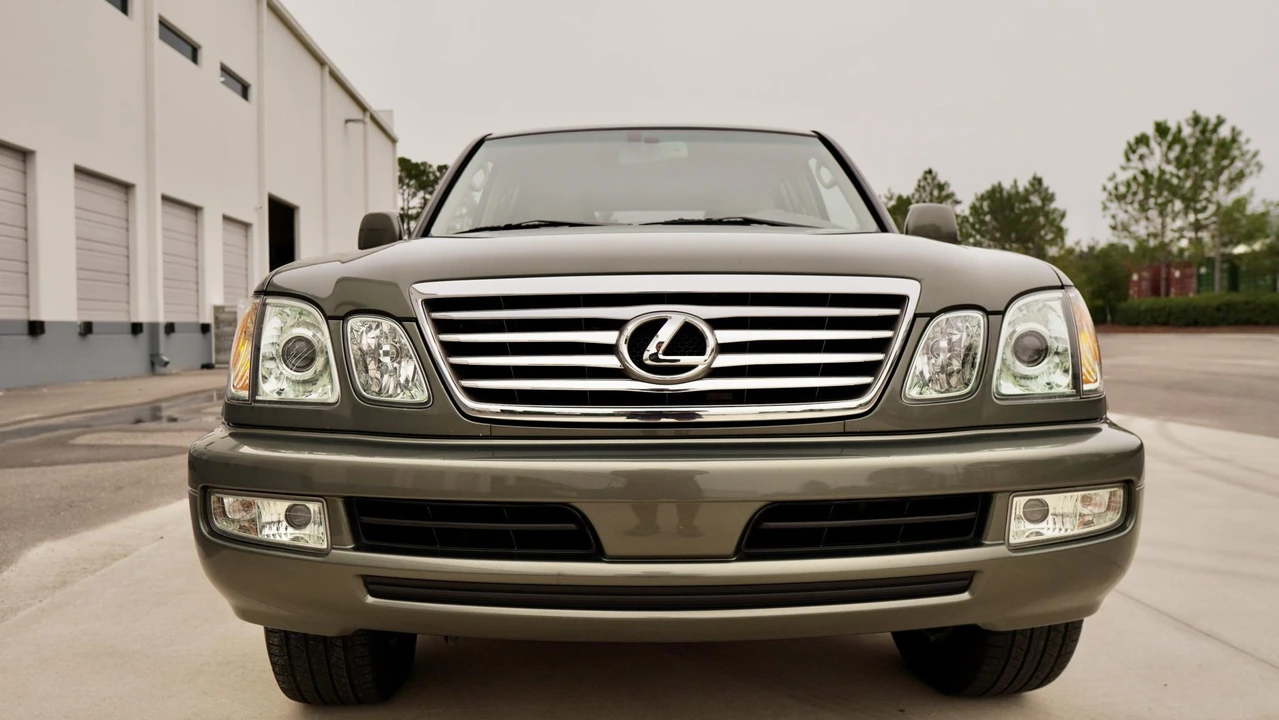2006 Lexus LX 2nd Gen - Image 20 of 31