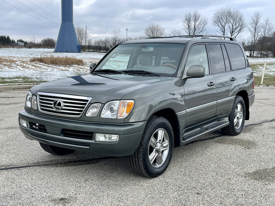 2006 Lexus LX 2nd Gen - Image 6 of 31