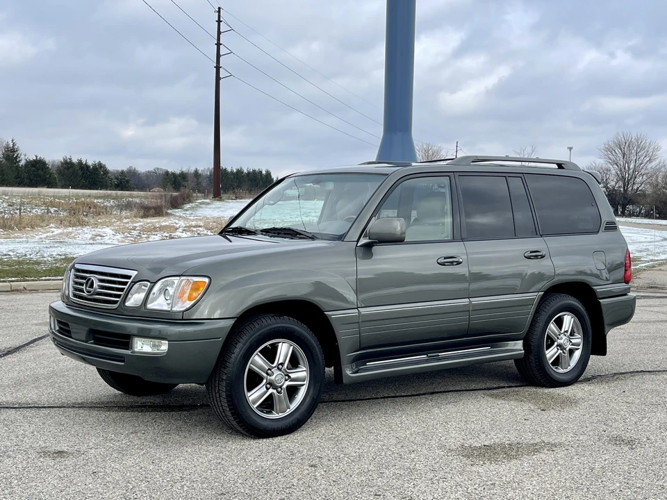 2006 Lexus LX 2nd Gen - Image 9 of 31