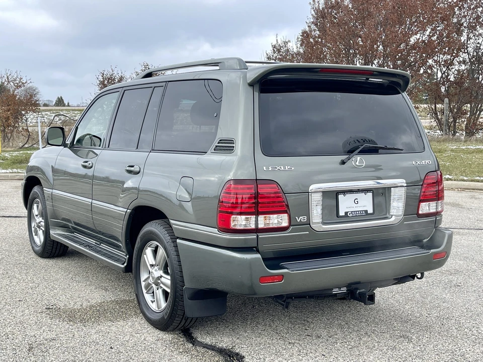 2006 Lexus LX 2nd Gen - Image 11 of 31