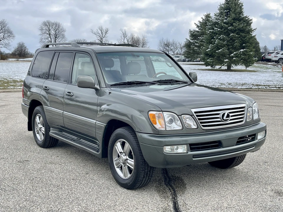 2006 Lexus LX 2nd Gen - Image 16 of 31