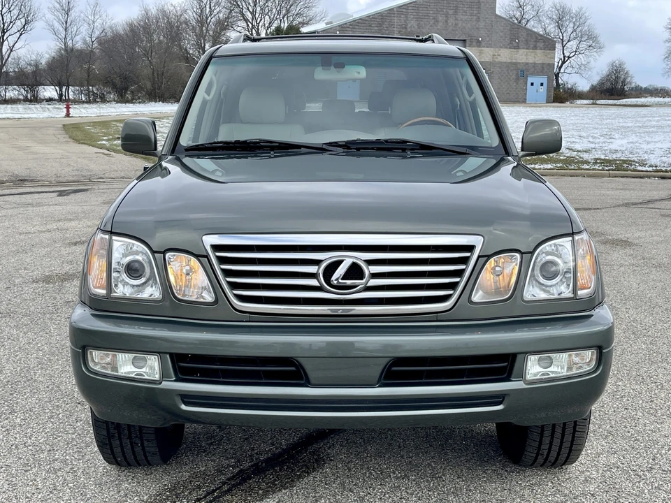 2006 Lexus LX 2nd Gen - Image 17 of 31