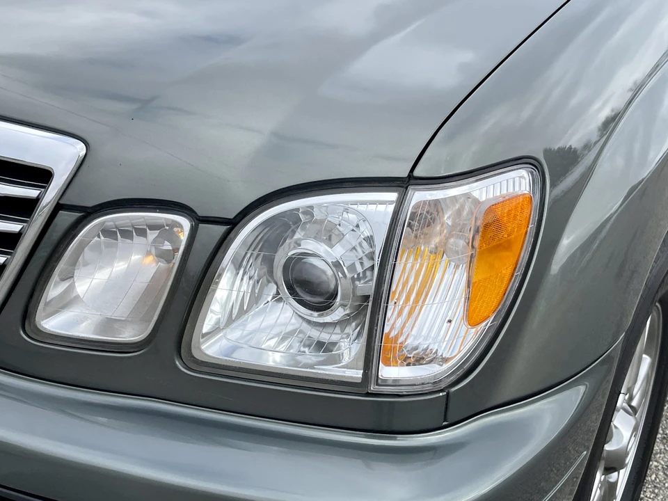 2006 Lexus LX 2nd Gen - Image 19 of 31