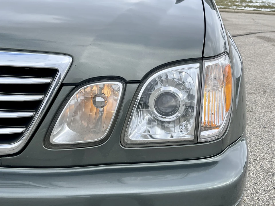 2006 Lexus LX 2nd Gen - Image 20 of 31