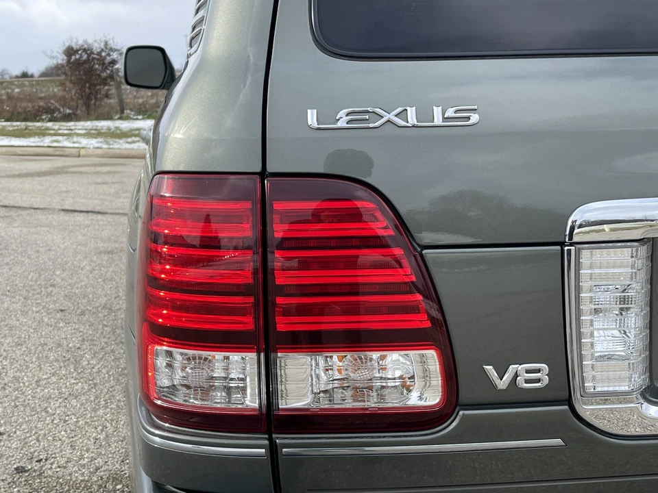 2006 Lexus LX 2nd Gen - Image 29 of 31