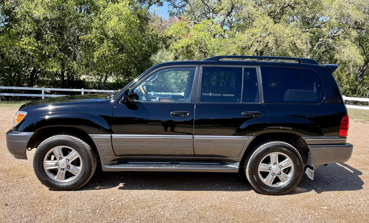 2006 Lexus LX 2nd Gen - Image 10 of 31