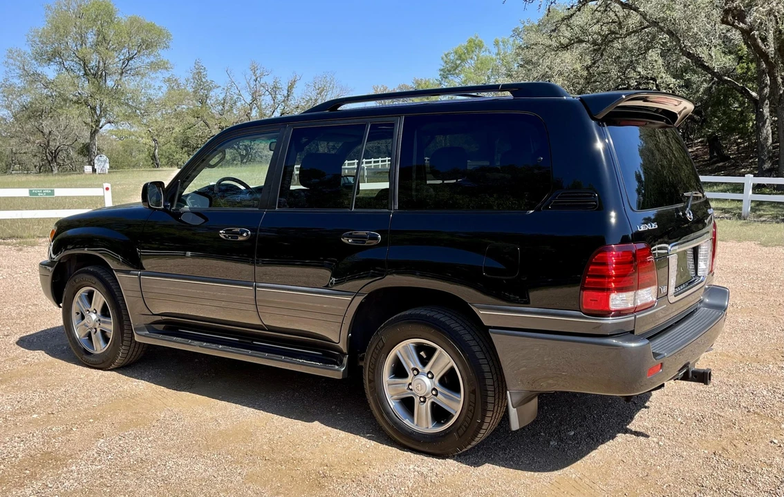 2006 Lexus LX 2nd Gen - Image 13 of 31