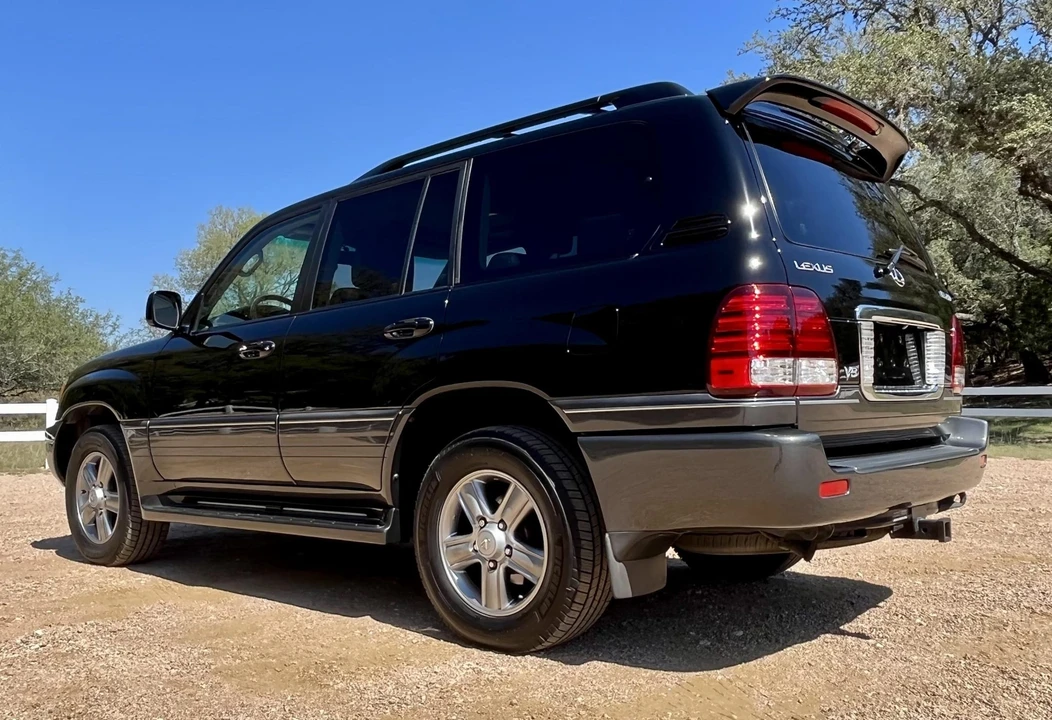 2006 Lexus LX 2nd Gen - Image 17 of 31