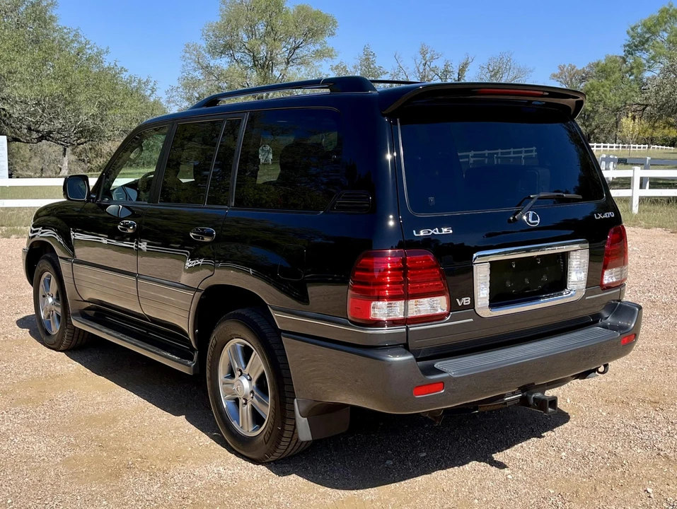 2006 Lexus LX 2nd Gen - Image 16 of 31