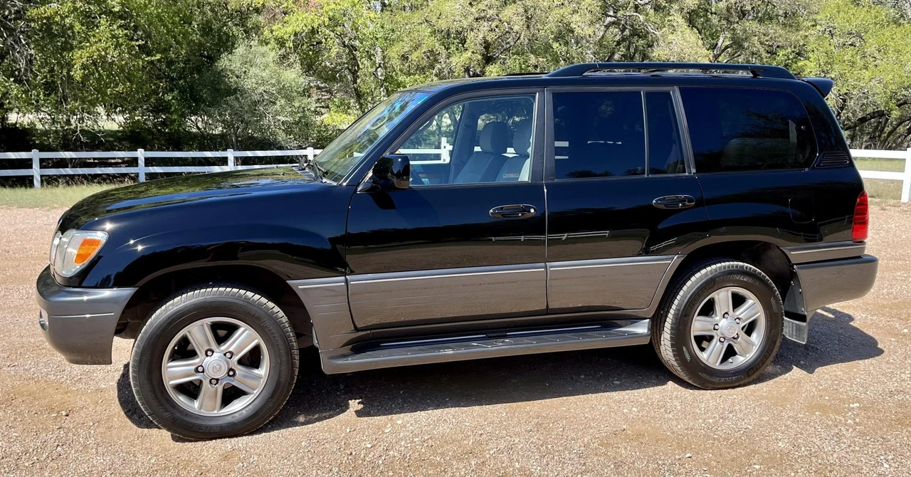 2006 Lexus LX 2nd Gen - Image 8 of 31