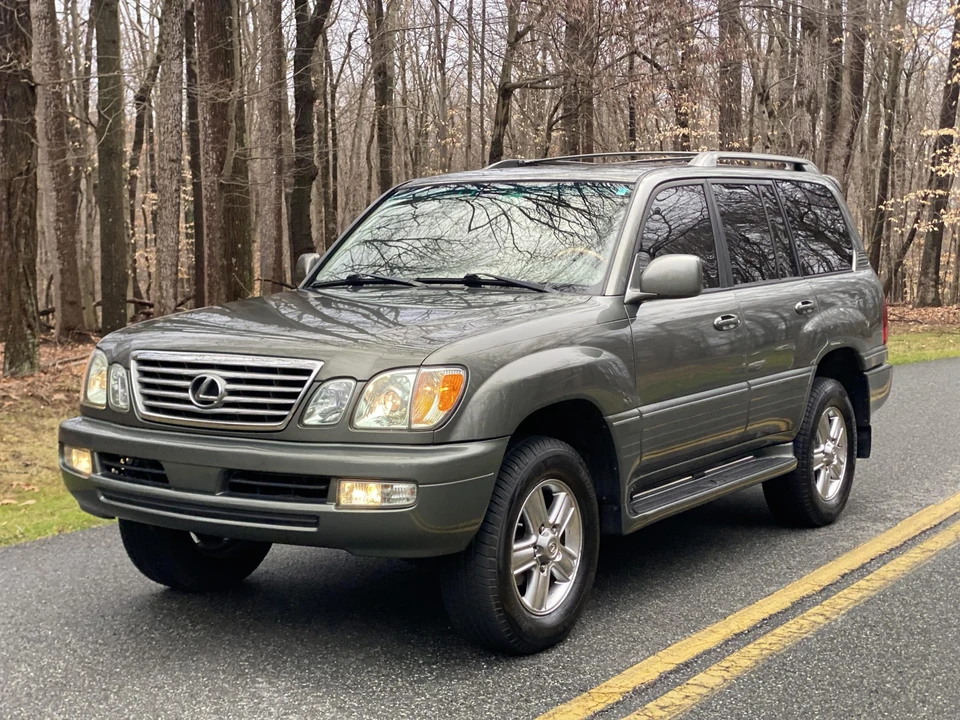 2006 Lexus LX 2nd Gen - Image 4 of 31