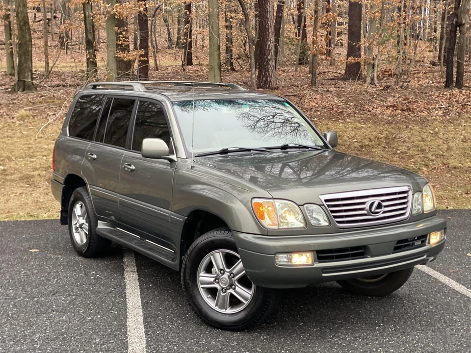 2006 Lexus LX 2nd Gen - Image 10 of 31