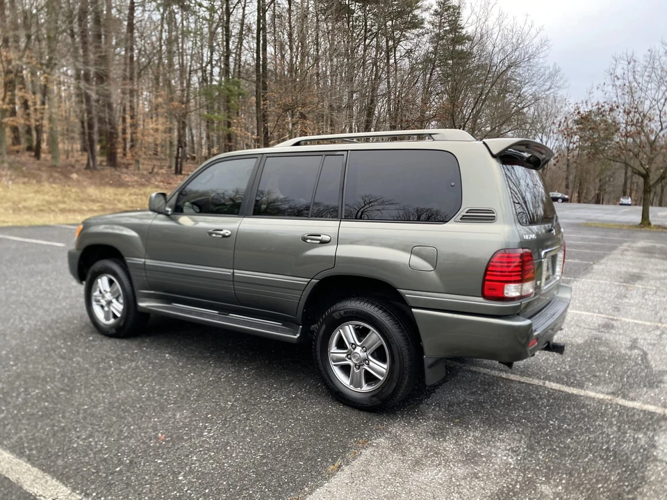 2006 Lexus LX 2nd Gen - Image 28 of 31