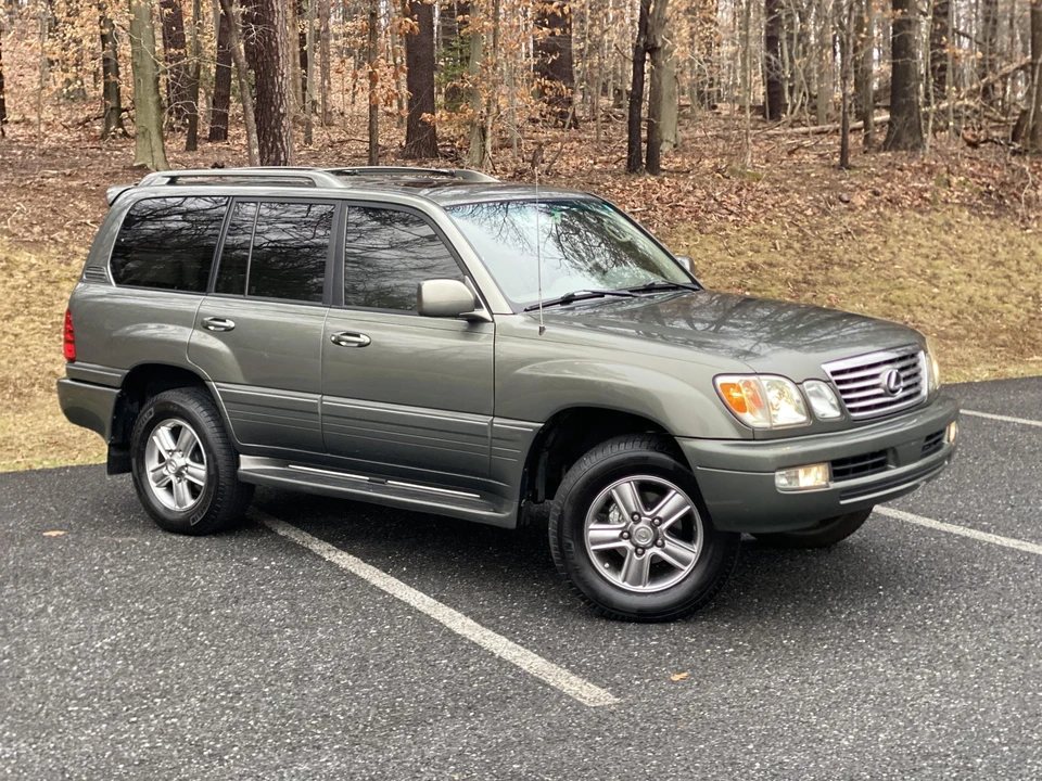 2006 Lexus LX 2nd Gen - Image 13 of 31