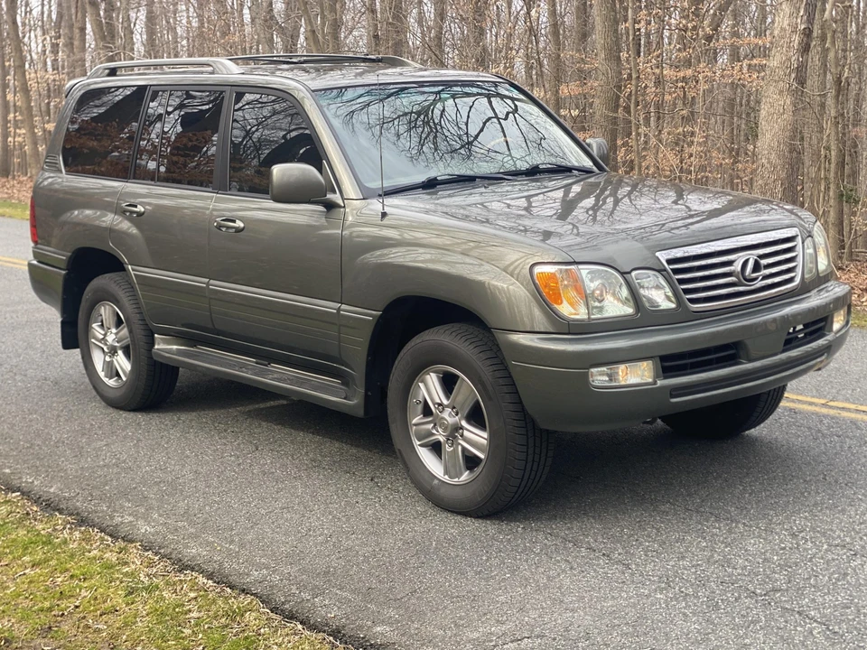 2006 Lexus LX 2nd Gen - Image 9 of 31