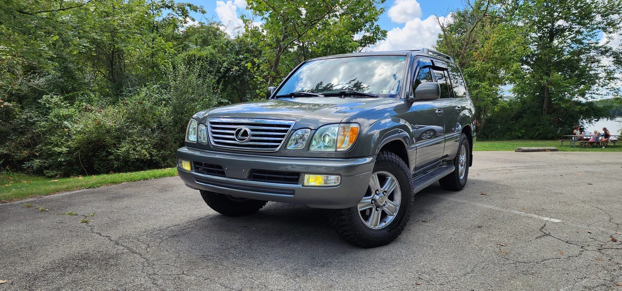 2006 Lexus LX 2nd Gen - Image 2 of 31