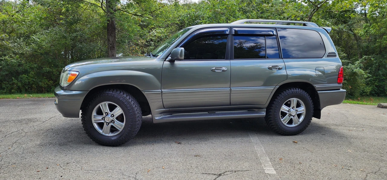 2006 Lexus LX 2nd Gen - Image 6 of 31