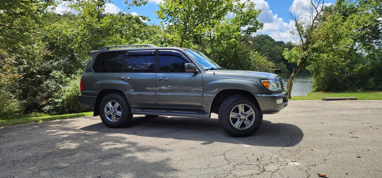 2006 Lexus LX 2nd Gen - Image 20 of 31