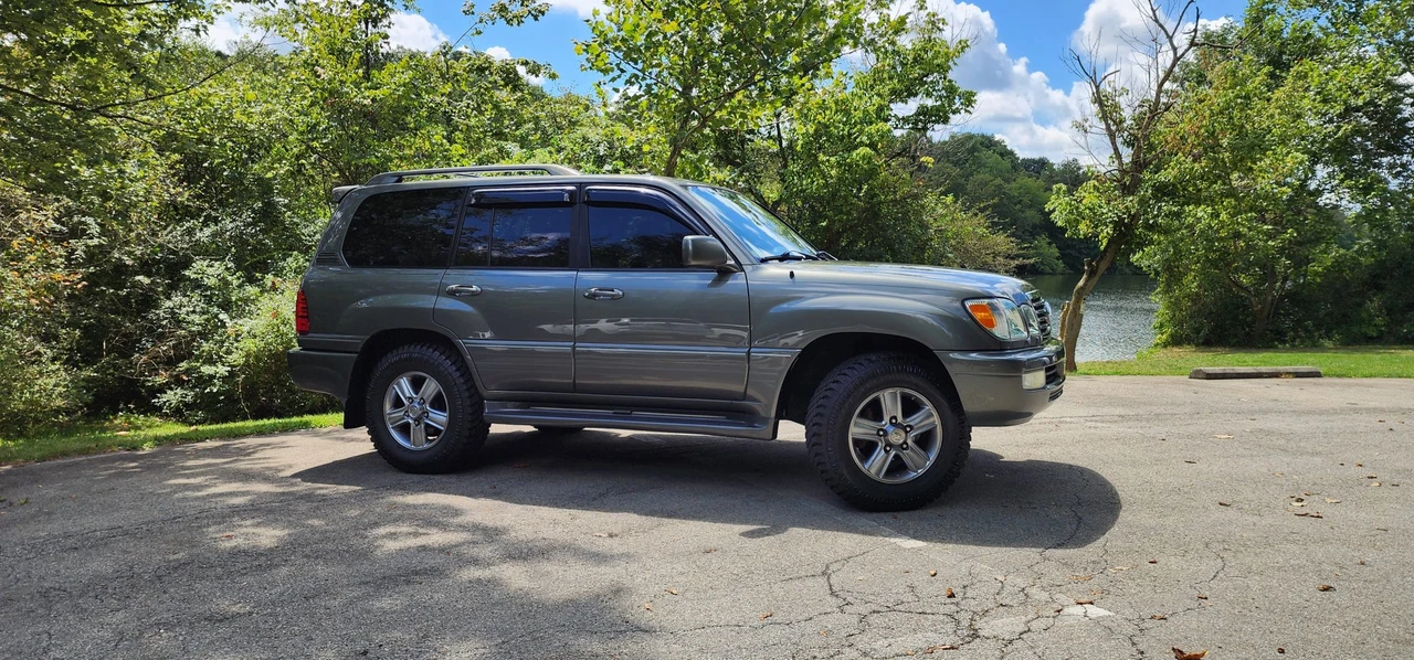 2006 Lexus LX 2nd Gen - Image 21 of 31