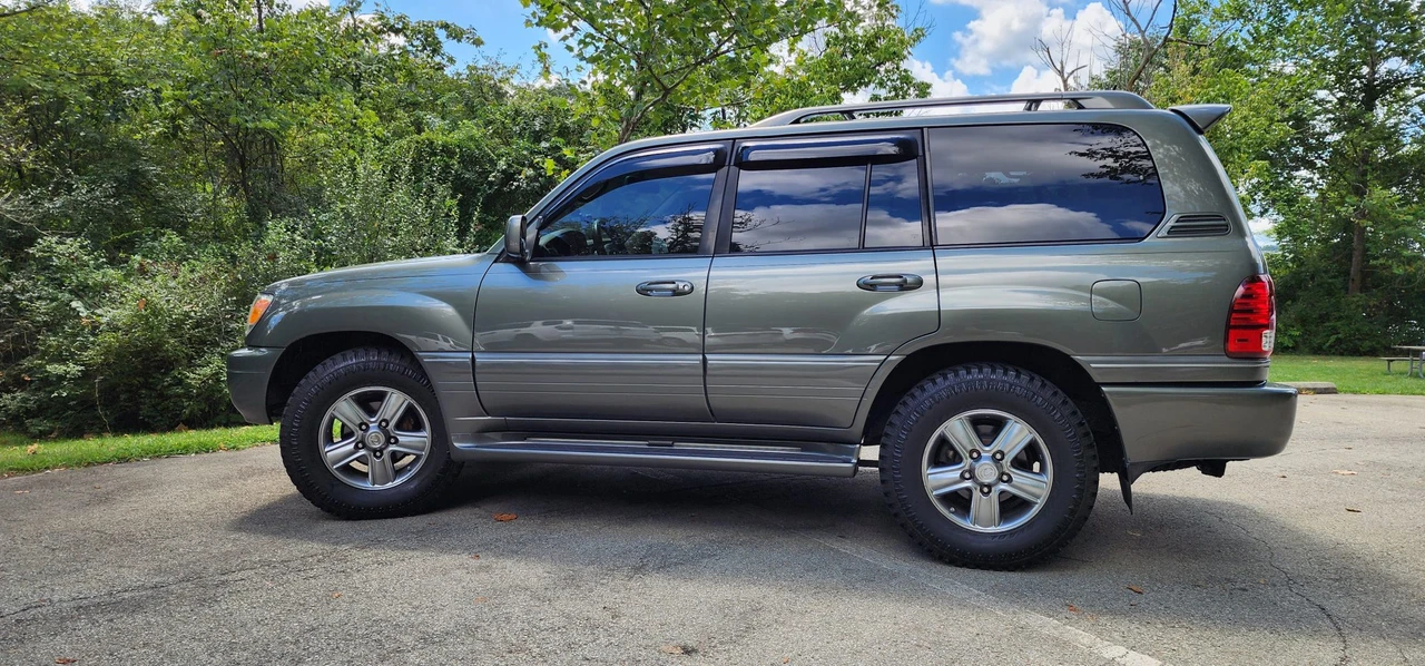 2006 Lexus LX 2nd Gen - Image 8 of 31