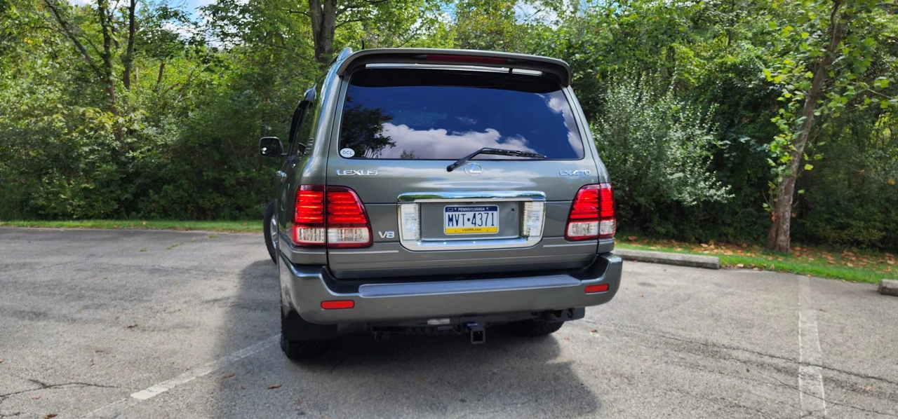2006 Lexus LX 2nd Gen - Image 12 of 31