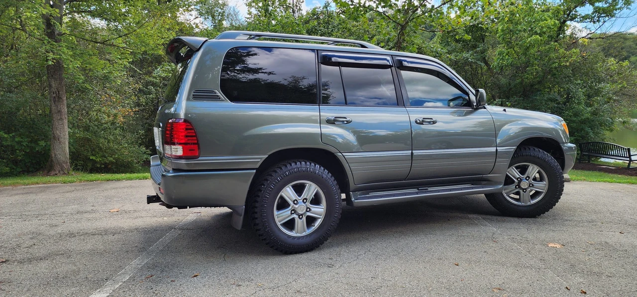 2006 Lexus LX 2nd Gen - Image 16 of 31