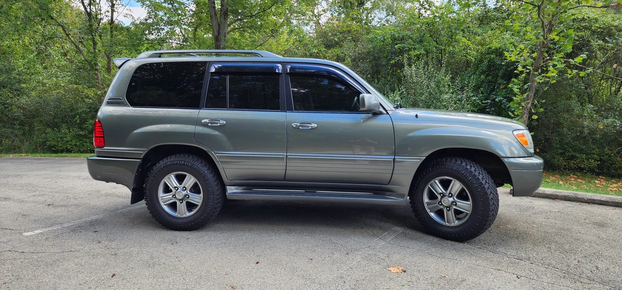2006 Lexus LX 2nd Gen - Image 19 of 31