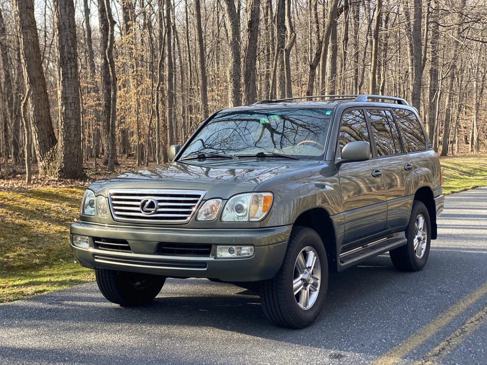 2006 Lexus LX 2nd Gen - Image 2 of 31